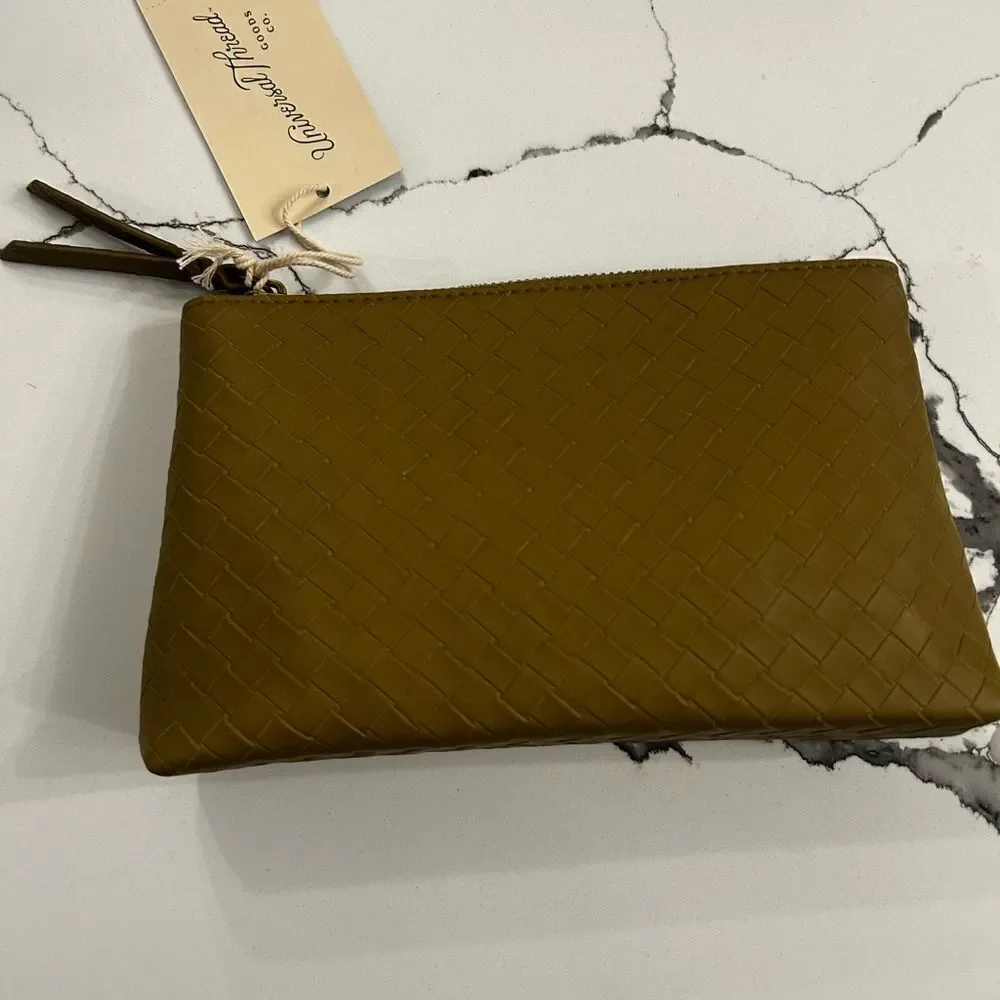 Universal Thread Summer Woven Zip Wallet Green NWT